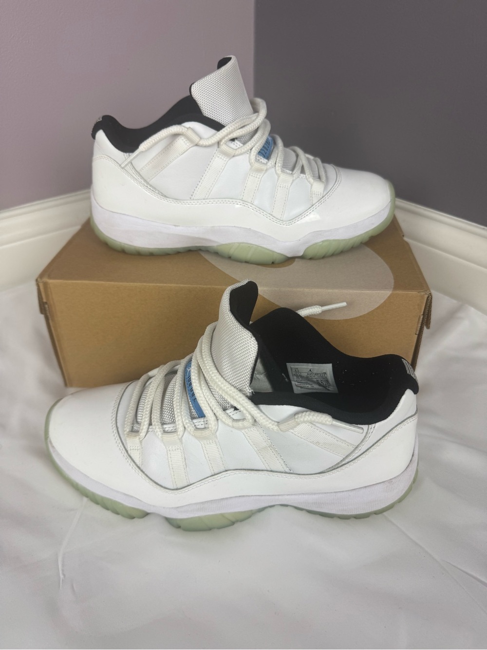Jordan 11 low legend blue